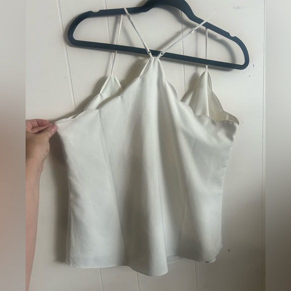 J Crew. Spaghetti strapped scallop edge ivory camisole size 12 light weight - Picture 6 of 7